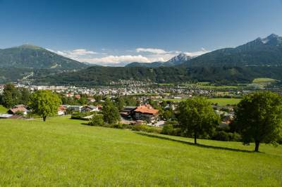 Urlaub in Innsbruck im Kasperhof. Perfekte Lage am ruhigen Stadtrand und doch kurze Wege ins Zentrum.